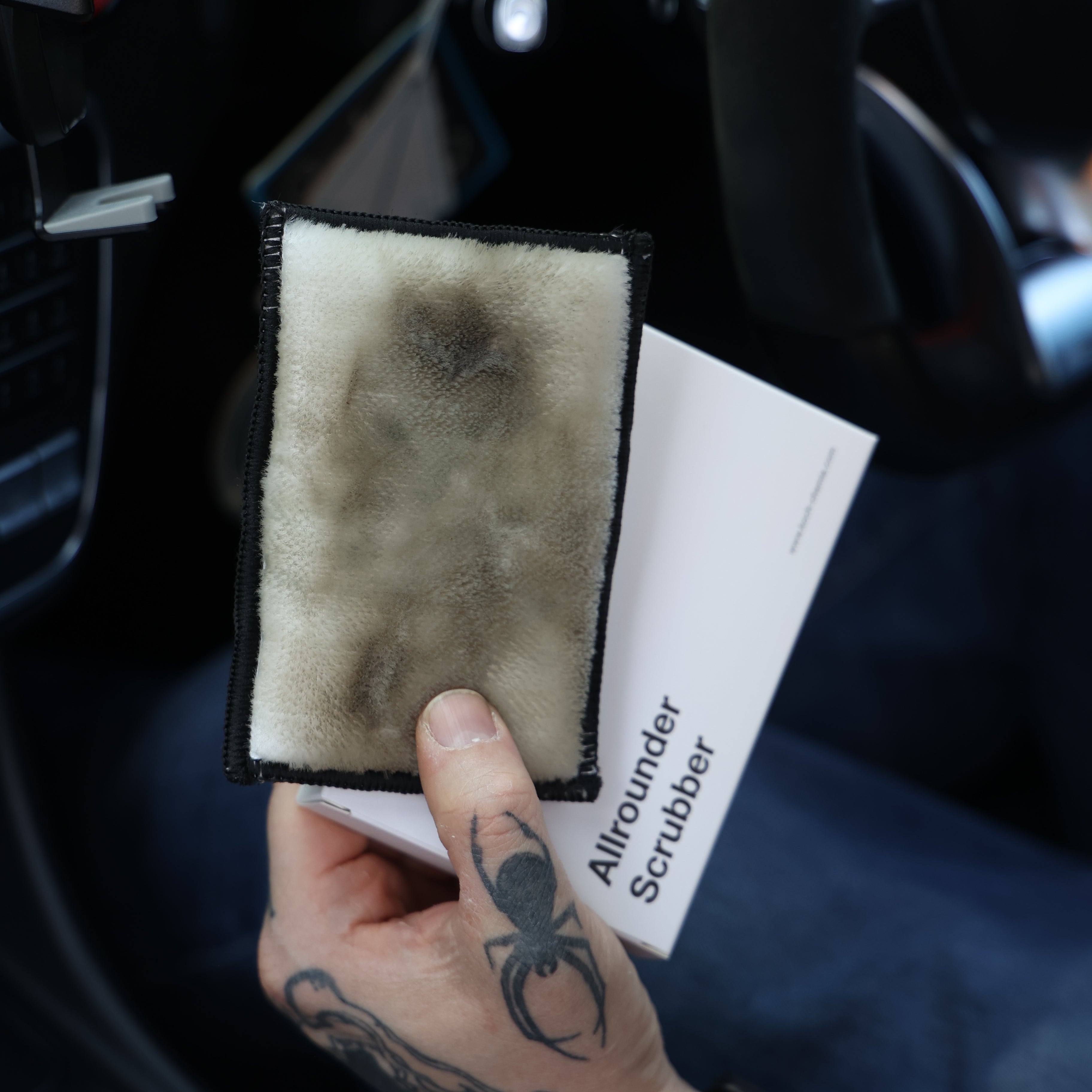 Koch-Chemie Allrounder Scrubber – Interior Cleaning Pad