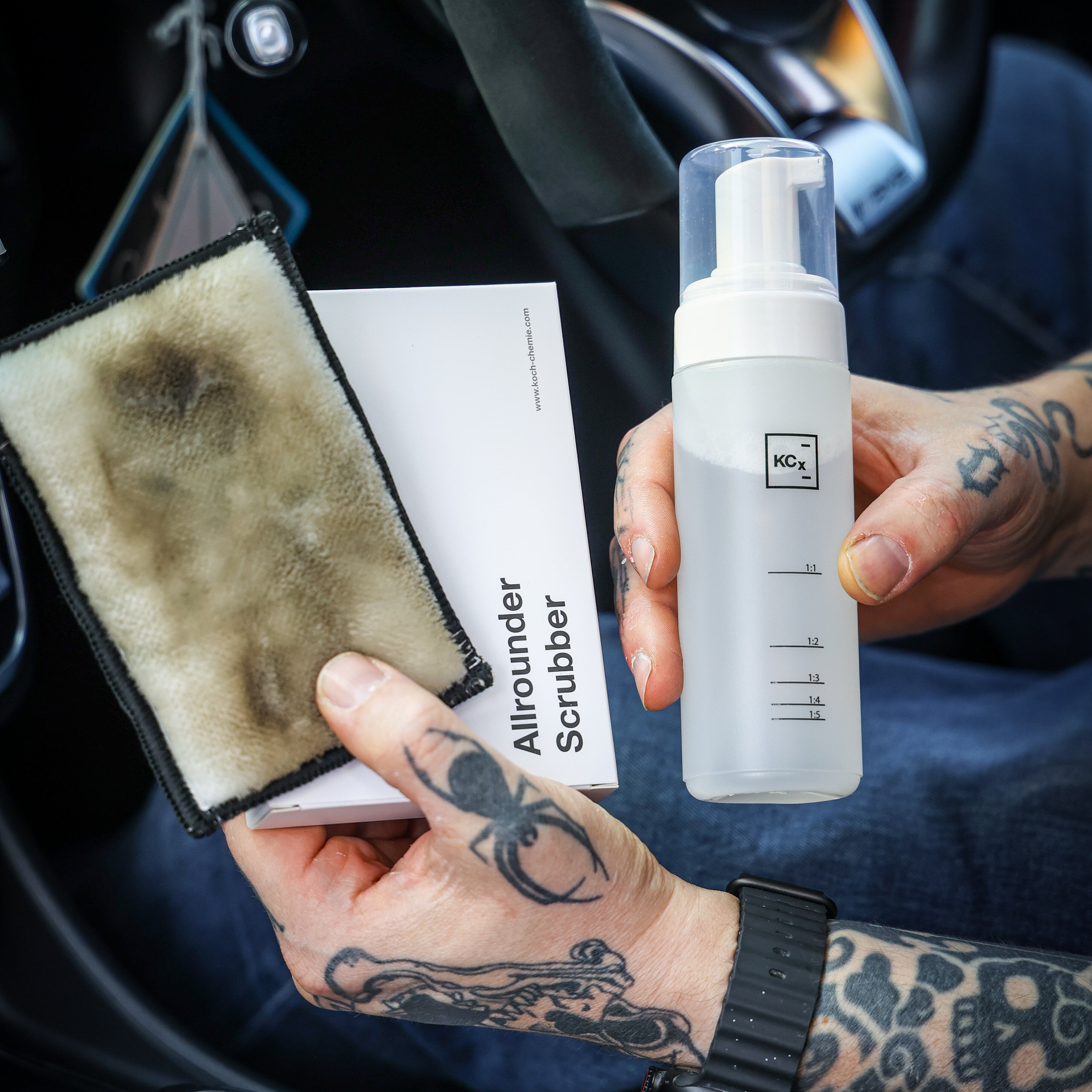 Koch-Chemie Allrounder Scrubber – Interior Cleaning Pad