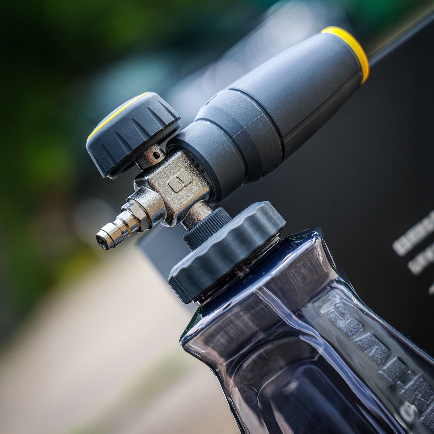 Close-up of the Active™ Premium Foam Cannon with a blurred background